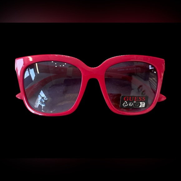 NWT Guess Bold Hot Pink/Red Sunglasses - Picture 1 of 11